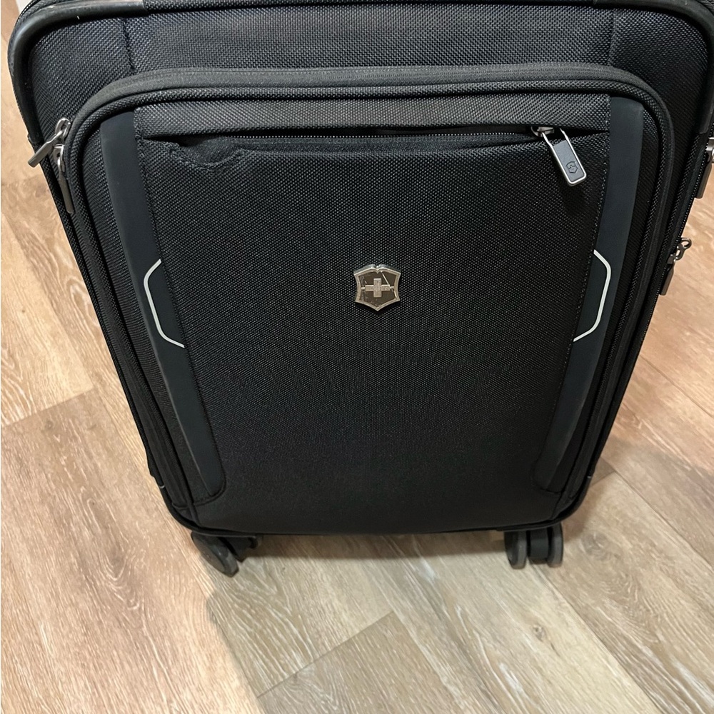 Victorinox carry on luggage